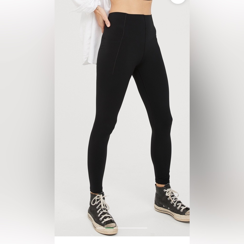 OFFLINE by Aerie Real Me Xtra high waisted pocket leggings large black NWT